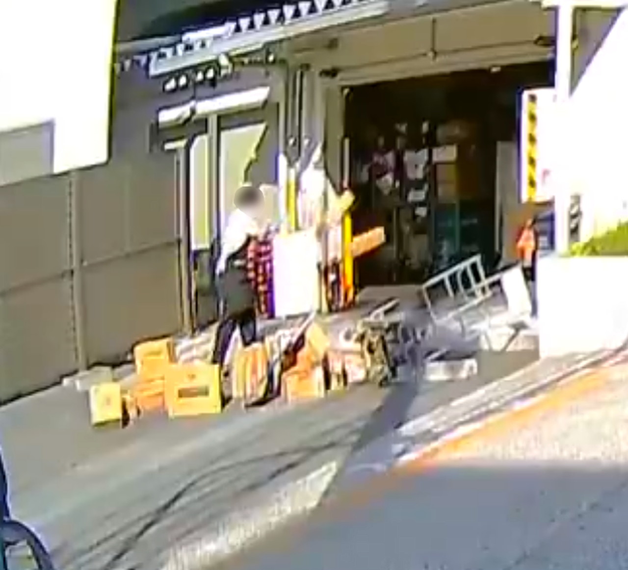 東急ストア 不適切行為 Xより